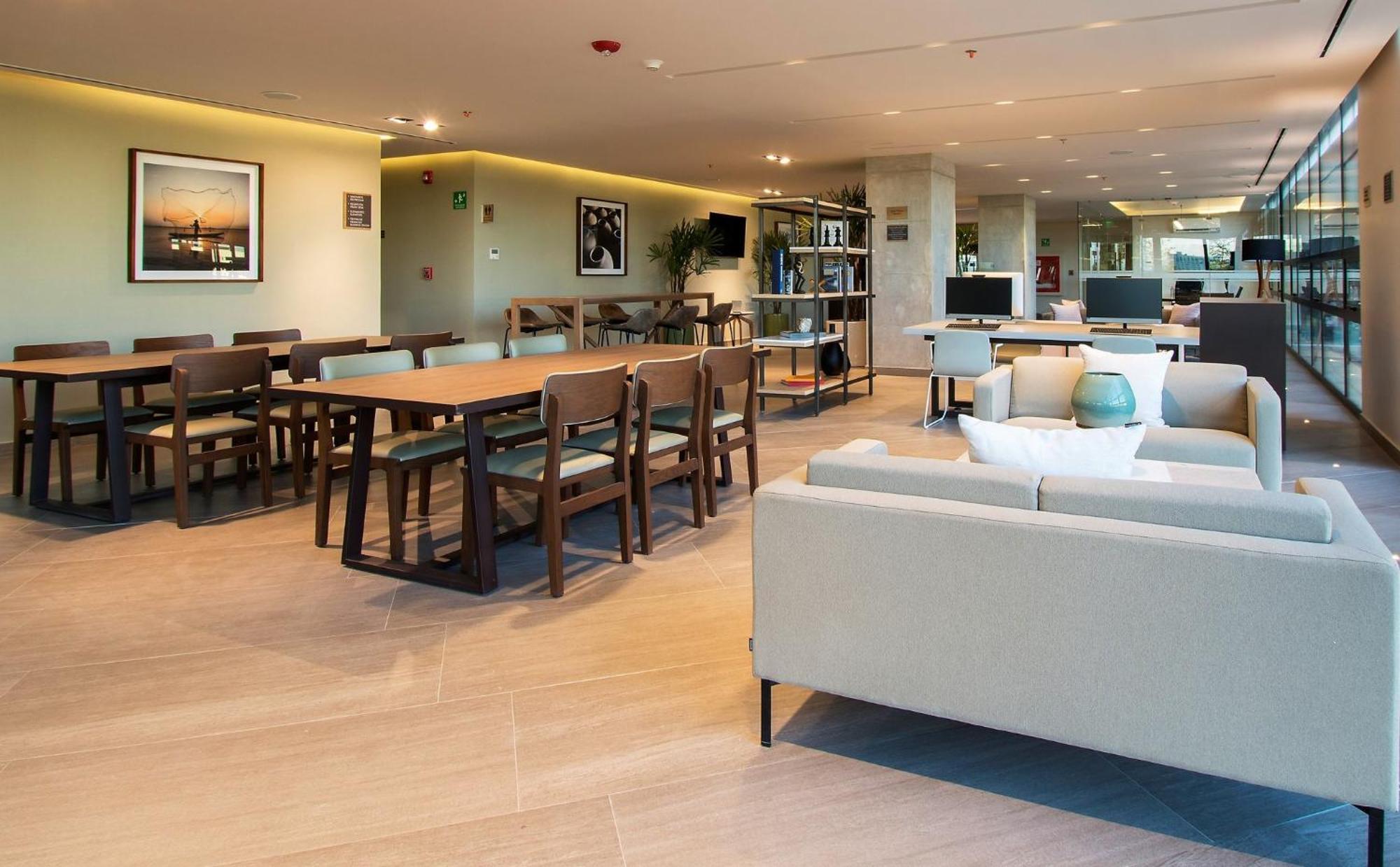 Staybridge Suites - Guadalajara Novena By Ihg Exteriör bild