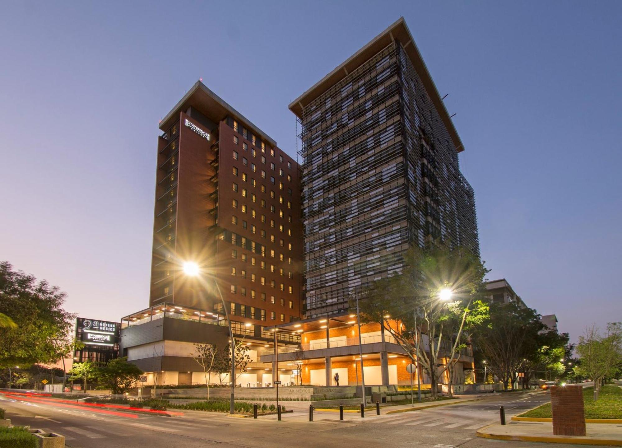 Staybridge Suites - Guadalajara Novena By Ihg Exteriör bild