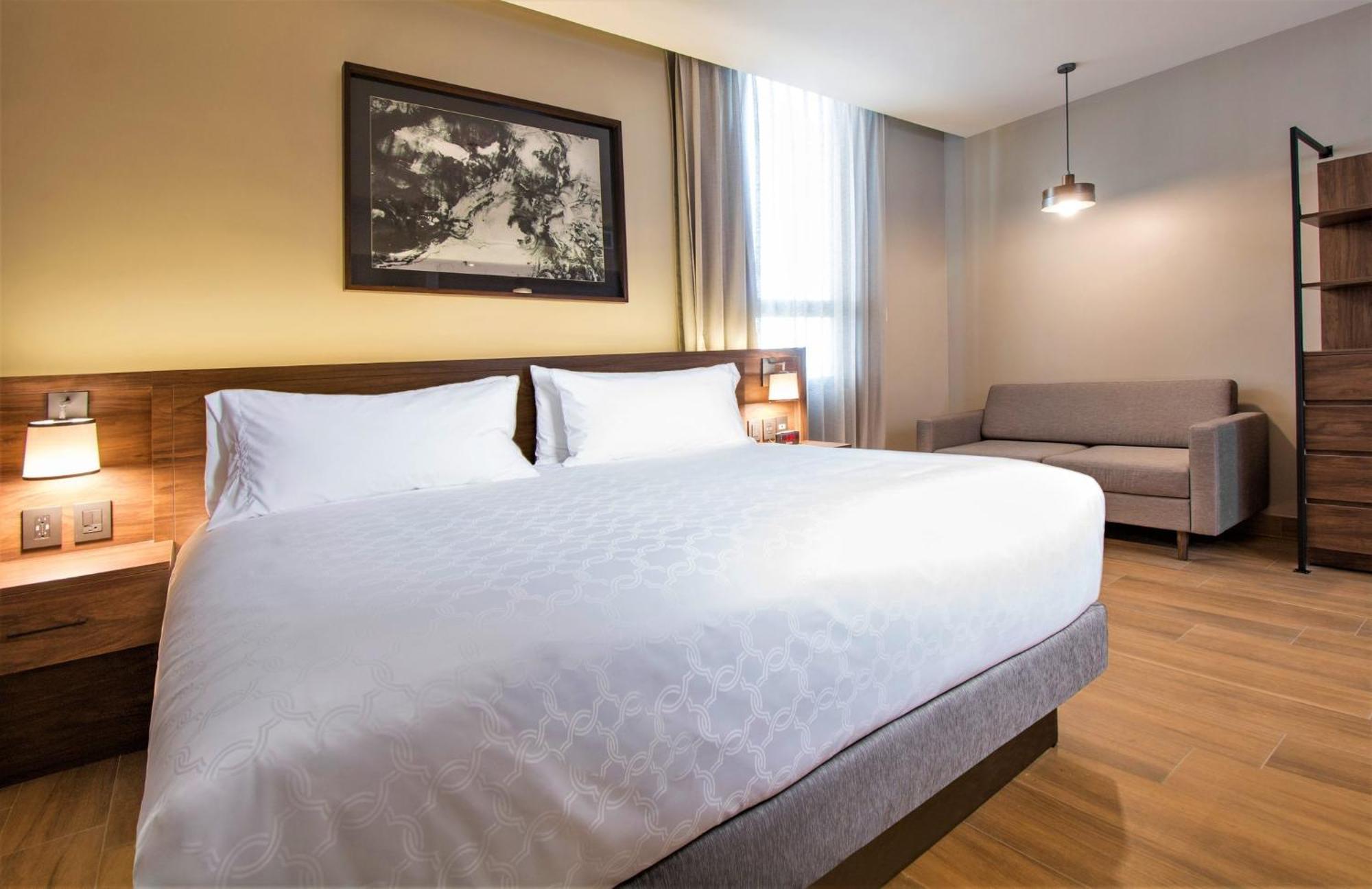 Staybridge Suites - Guadalajara Novena By Ihg Exteriör bild