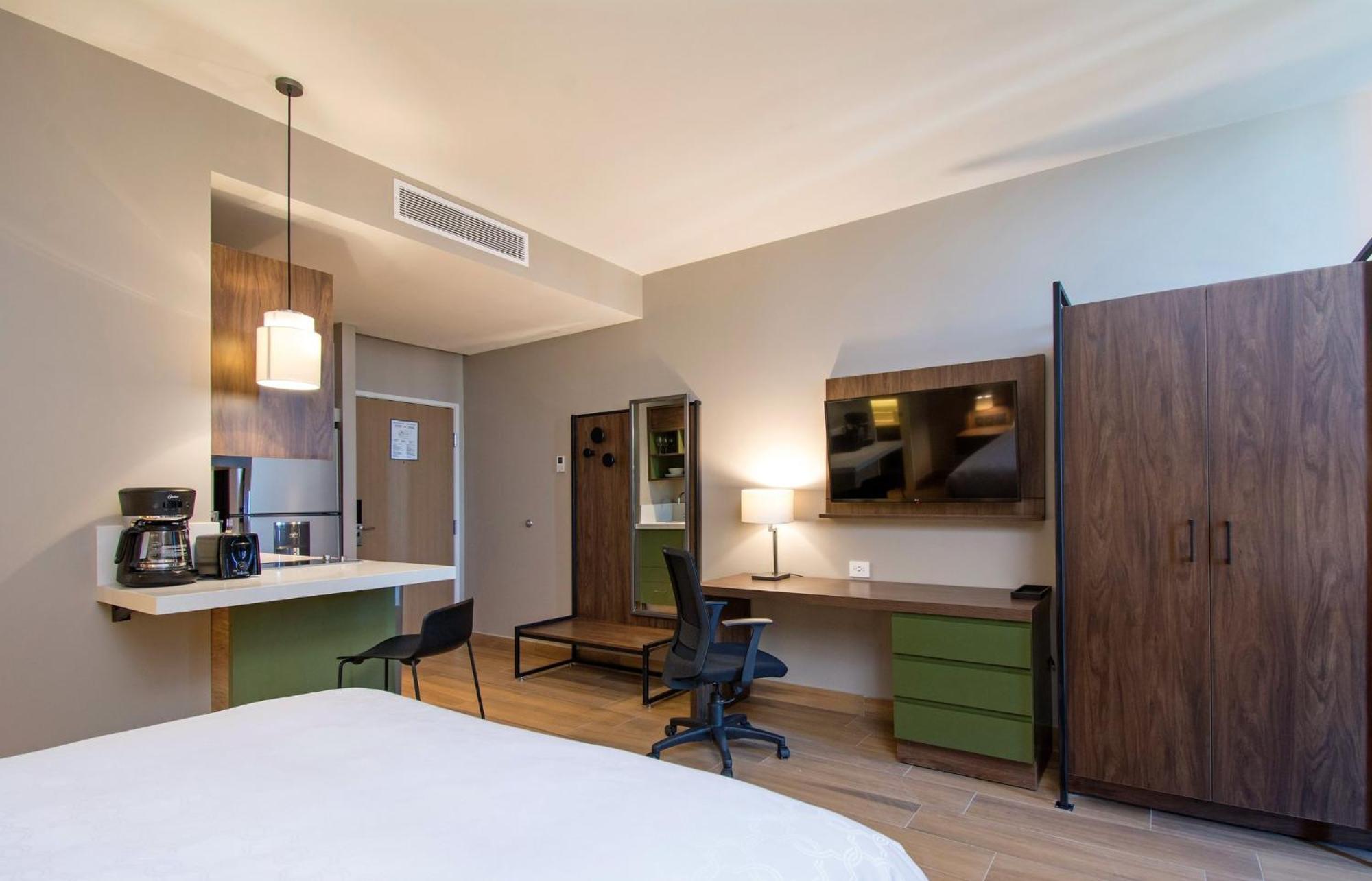 Staybridge Suites - Guadalajara Novena By Ihg Exteriör bild