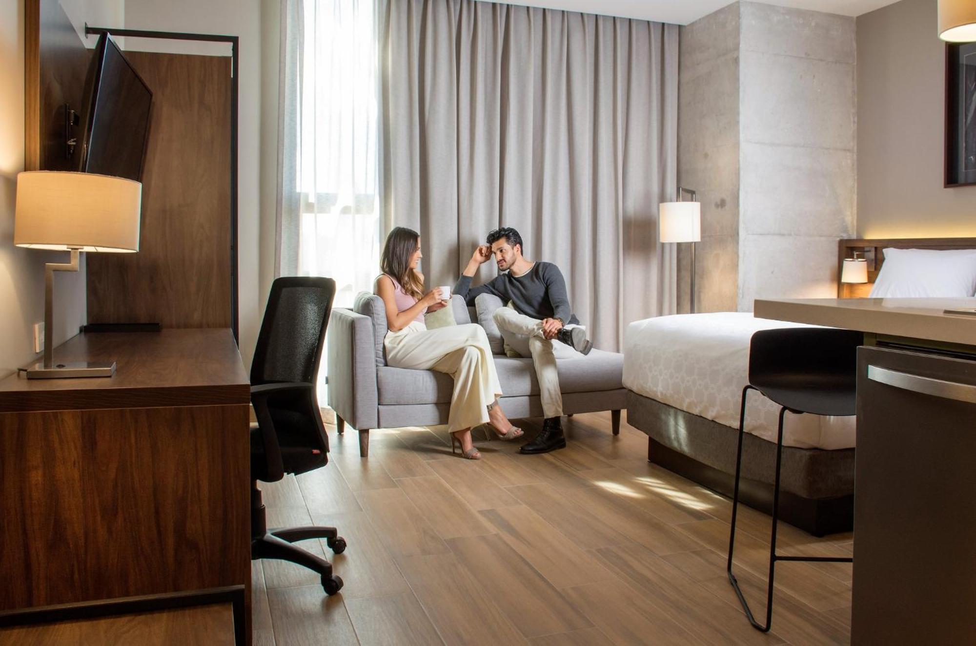 Staybridge Suites - Guadalajara Novena By Ihg Exteriör bild