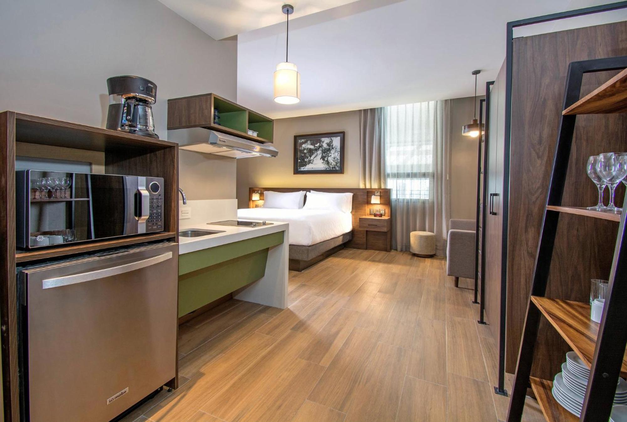 Staybridge Suites - Guadalajara Novena By Ihg Exteriör bild