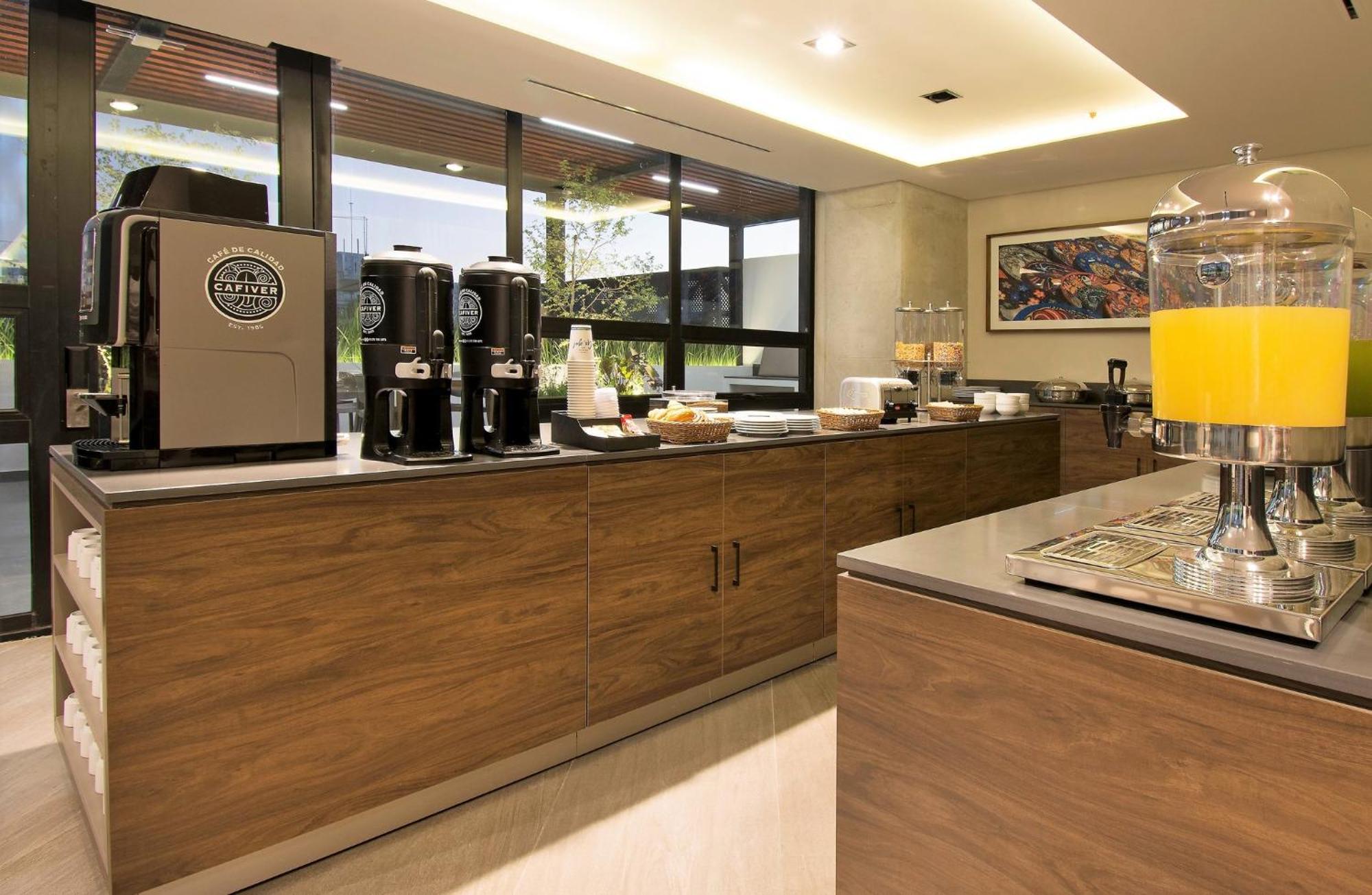 Staybridge Suites - Guadalajara Novena By Ihg Exteriör bild